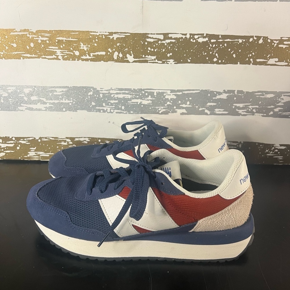 New Balance “ 237”